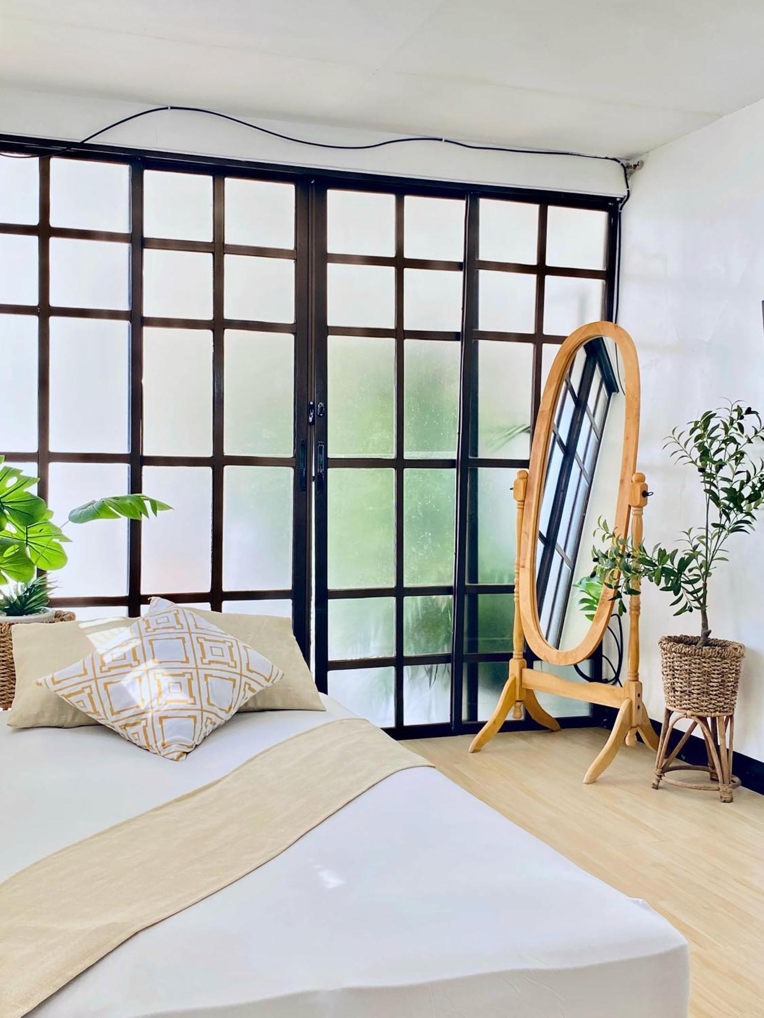 Modern Guesthouse Near Beach In Nasugbu, Batangas Экстерьер фото